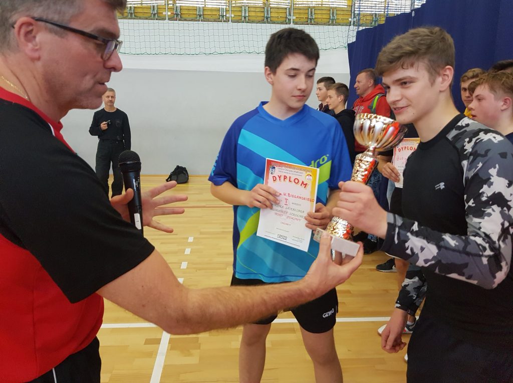 III LO Mistrzem Częstochowy w tenisie stołowym